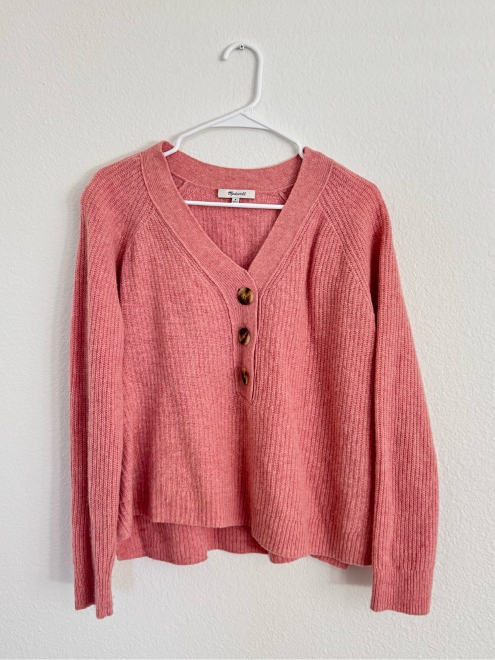 Madewell // Dusty Rose Ribbed V-Neck Button Pullover Sweater